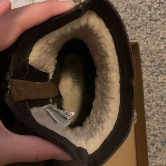 UGG Winter boots with buckle accent - Picture 4 of 7